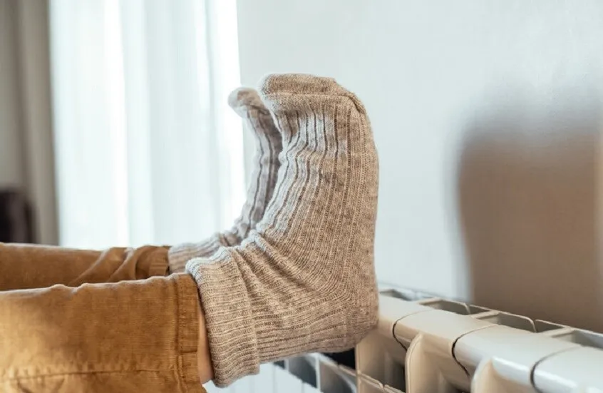 سبب برودة اليدين والقدمين باستمرار